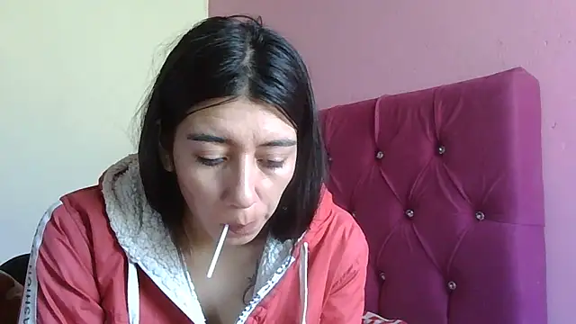 TaylorLove- online show from December 2025 02:33:01 PM