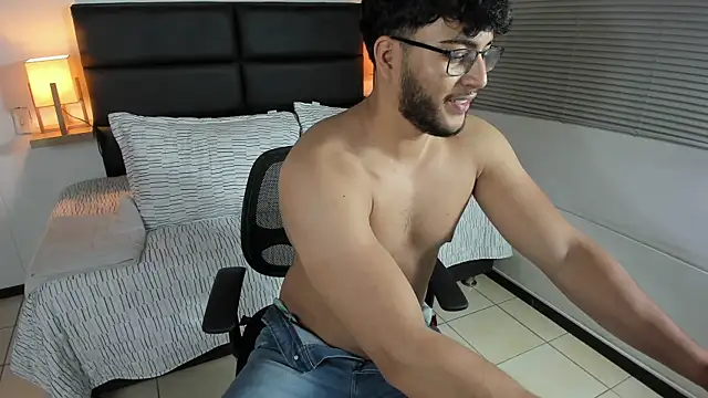 mike foxxx  online show from January 2026 03:30:02 AM