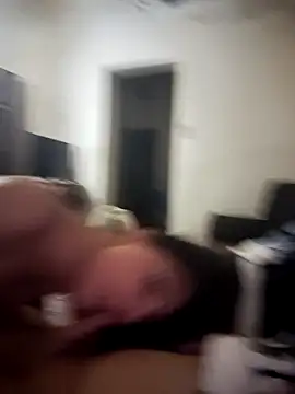 Pareja-hombre-y-trans online show from November 2025 03:21:02 AM