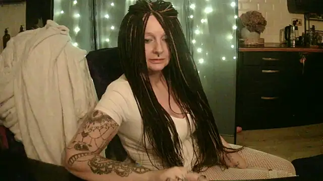 Snapshot of pixxiexo chatting on February 2026 11:03:02 PM pixxiexo online show from February 2026 11:03:02 PM