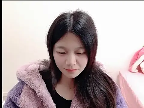 Snapshot of youyou-66 chatting on December 2025 05:46:01 AM youyou-66 online show from December 2025 05:46:01 AM