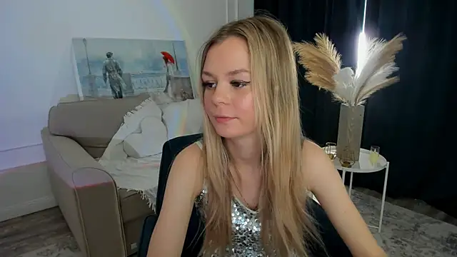 Snapshot of MidnighteAura chatting on May 2026 04:21:02 AM MidnighteAura online show from May 2026 04:21:02 AM