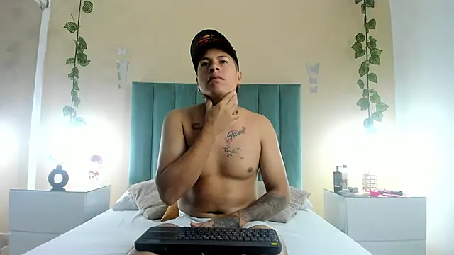 kaylaa sex online show from February 2026 01:18:01 PM