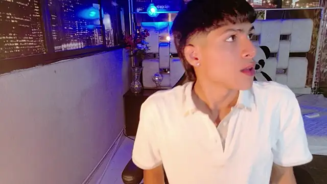 StormLuxX online show from December 2025 12:11:02 PM