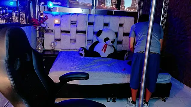 StormLuxX online show from December 2025 03:19:01 PM