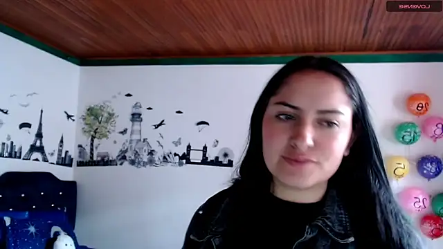 MisNicol online show from December 2025 05:52:01 PM