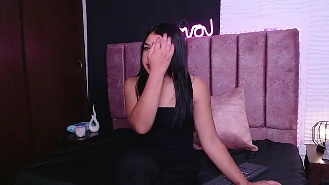 isarose01 online show from December 2025 12:36:01 PM