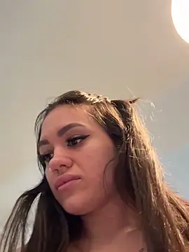 Snapshot of SiennaLuxexx chatting on February 2026 12:49:01 PM SiennaLuxexx online show from February 2026 12:49:01 PM