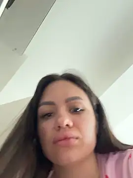 Snapshot of SiennaLuxexx chatting on March 2026 01:07:02 PM SiennaLuxexx online show from March 2026 01:07:02 PM