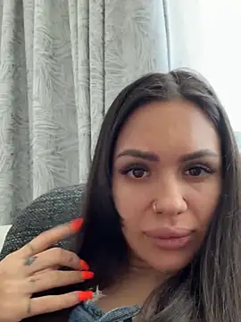 Snapshot of SiennaLuxexx chatting on March 2026 12:24:02 PM SiennaLuxexx online show from March 2026 12:24:02 PM