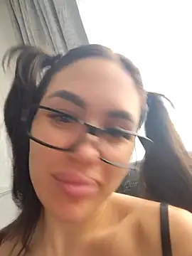 Snapshot of SiennaLuxexx chatting on March 2026 11:54:01 AM SiennaLuxexx online show from March 2026 11:54:01 AM