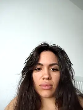 Snapshot of SiennaLuxexx chatting on April 2026 11:10:01 AM SiennaLuxexx online show from April 2026 11:10:01 AM