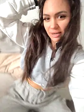 Snapshot of SiennaLuxexx chatting on April 2026 01:17:02 PM SiennaLuxexx online show from April 2026 01:17:02 PM