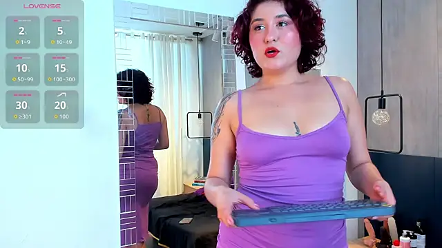 Snapshot of MissSavage_ chatting on January 2026 07:17:01 PM MissSavage online show from January 2026 07:17:01 PM