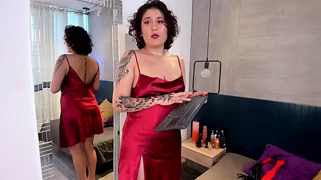 Snapshot of MissSavage_ chatting on February 2026 07:17:02 PM MissSavage online show from February 2026 07:17:02 PM