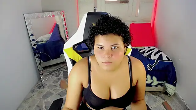 Baileyy  online show from December 2025 05:21:02 PM