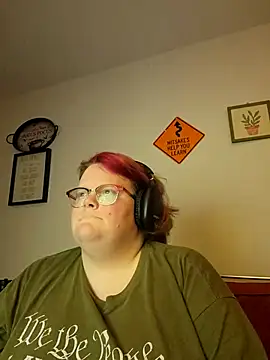 Snapshot of LiaraStrife chatting on December 2025 06:41:01 AM LiaraStrife online show from December 2025 06:41:01 AM