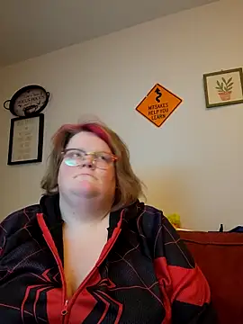 Snapshot of LiaraStrife chatting on December 2025 04:20:02 AM LiaraStrife online show from December 2025 04:20:02 AM