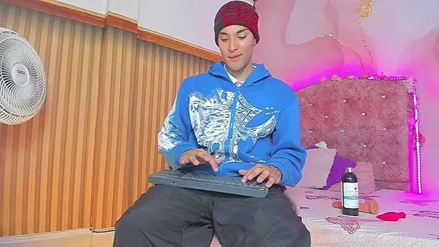 jack  baby  online show from December 2025 03:02:01 AM