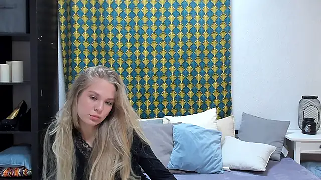 Snapshot of Wh1teAngelx chatting on December 2025 07:47:01 AM Wh1teAngelx online show from December 2025 07:47:01 AM