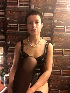 YoungDutchRuby online show from December 2025 02:48:01 PM