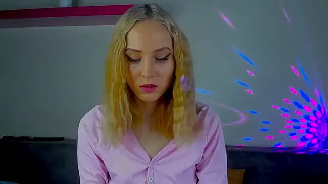 Gina Gina love online show from December 2025 11:07:01 AM