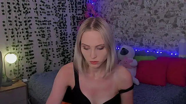 Snapshot of Gina_Gina_love chatting on July 2026 02:16:01 AM Gina Gina love online show from July 2026 02:16:01 AM