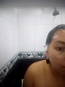 Snapshot of Valeria_montana_ chatting on May 2026 05:17:02 PM Valeria montana online show from May 2026 05:17:02 PM
