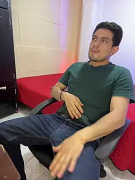 williamsmiiths16 online show from February 2026 12:59:01 AM