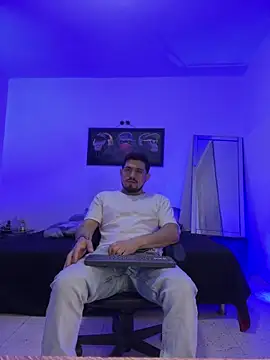williamsmiiths16 online show from June 2026 11:45:02 AM