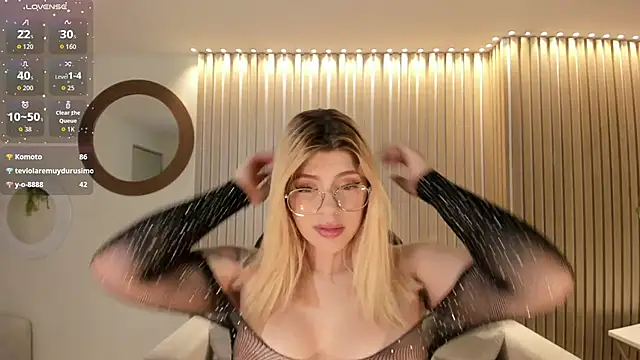 Snapshot of MadisonKane chatting on April 2026 01:41:02 PM MadisonKane online show from April 2026 01:41:02 PM