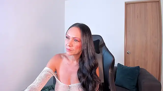 Cleoember  online show from June 2026 06:58:02 PM
