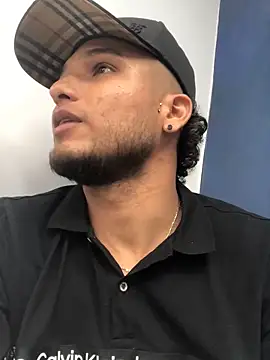 Snapshot of modeloxtz chatting on February 2026 03:18:02 PM modeloxtz online show from February 2026 03:18:02 PM