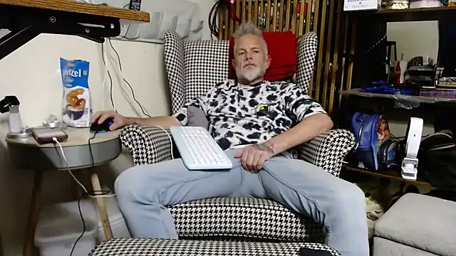 Snapshot of FeNyx_Flayme chatting on February 2026 08:19:02 AM FeNyx Flayme online show from February 2026 08:19:02 AM