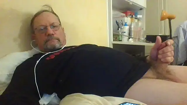 Snapshot of Wanky357 chatting on May 2026 10:06:01 PM Wanky357 online show from May 2026 10:06:01 PM