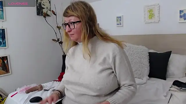 Snapshot of OlgaPavlova chatting on January 2026 10:53:01 AM OlgaPavlova online show from January 2026 10:53:01 AM