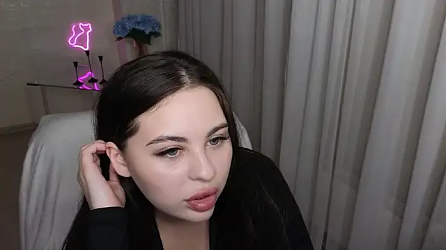 Snapshot of Deborah_lowe chatting on December 2025 05:00:01 PM Deborah lowe online show from December 2025 05:00:01 PM