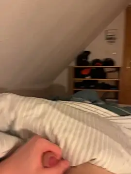 hannes256102 online show from April 2026 11:57:01 PM