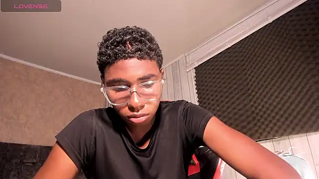 teylor lovee online show from February 2026 06:50:01 PM