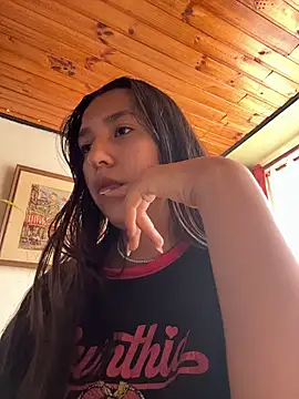 Alix Rousses21 online show from March 2026 07:14:01 PM