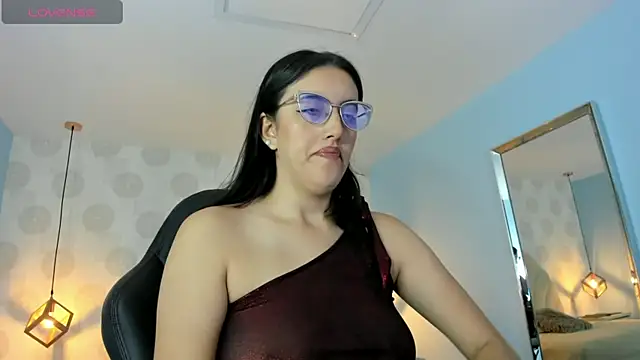 Snapshot of VENUSGREYS1 chatting on April 2026 12:21:02 PM VENUSGREYS1 online show from April 2026 12:21:02 PM