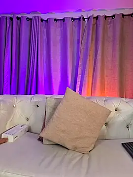 Amy Parkker online show from March 2026 12:33:01 PM