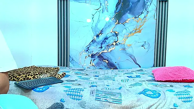 Snapshot of Valentina_and_sneider_ chatting on January 2026 07:19:01 PM Valentina and sneider online show from January 2026 07:19:01 PM