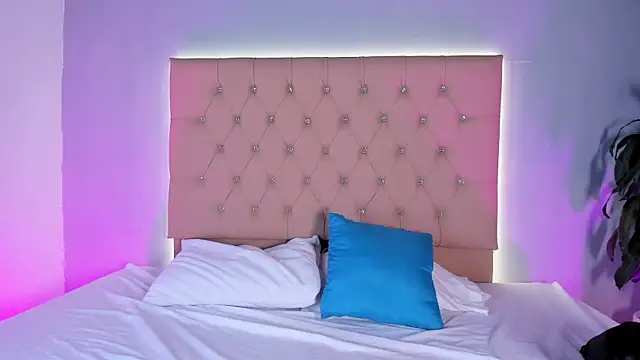 EmmaLawrence  online show from January 2026 08:14:02 PM