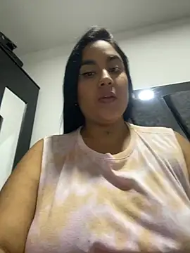 Snapshot of YenthCorona chatting on May 2026 01:36:02 AM YenthCorona online show from May 2026 01:36:02 AM