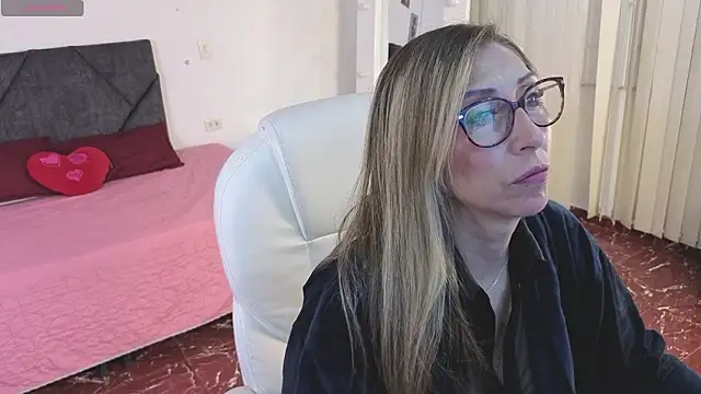 Snapshot of Scarlett_079 chatting on March 2026 11:47:01 AM Scarlett 079 online show from March 2026 11:47:01 AM