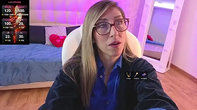 Snapshot of Scarlett_079 chatting on April 2026 11:47:02 AM Scarlett 079 online show from April 2026 11:47:02 AM