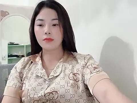 Mimy18 online show from May 2026 03:50:01 PM