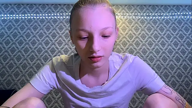 Cleonoth2o online show from December 2025 05:29:01 PM