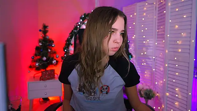 KimPorins online show from December 2025 03:41:01 PM